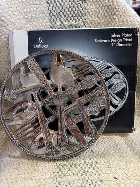 Godinger Silver-Plated Flatware Motif Trivet – Shiny Silver